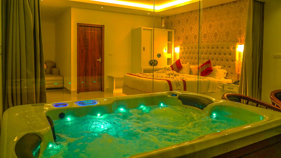 Park Town Hotel - Jacuzzi Suite